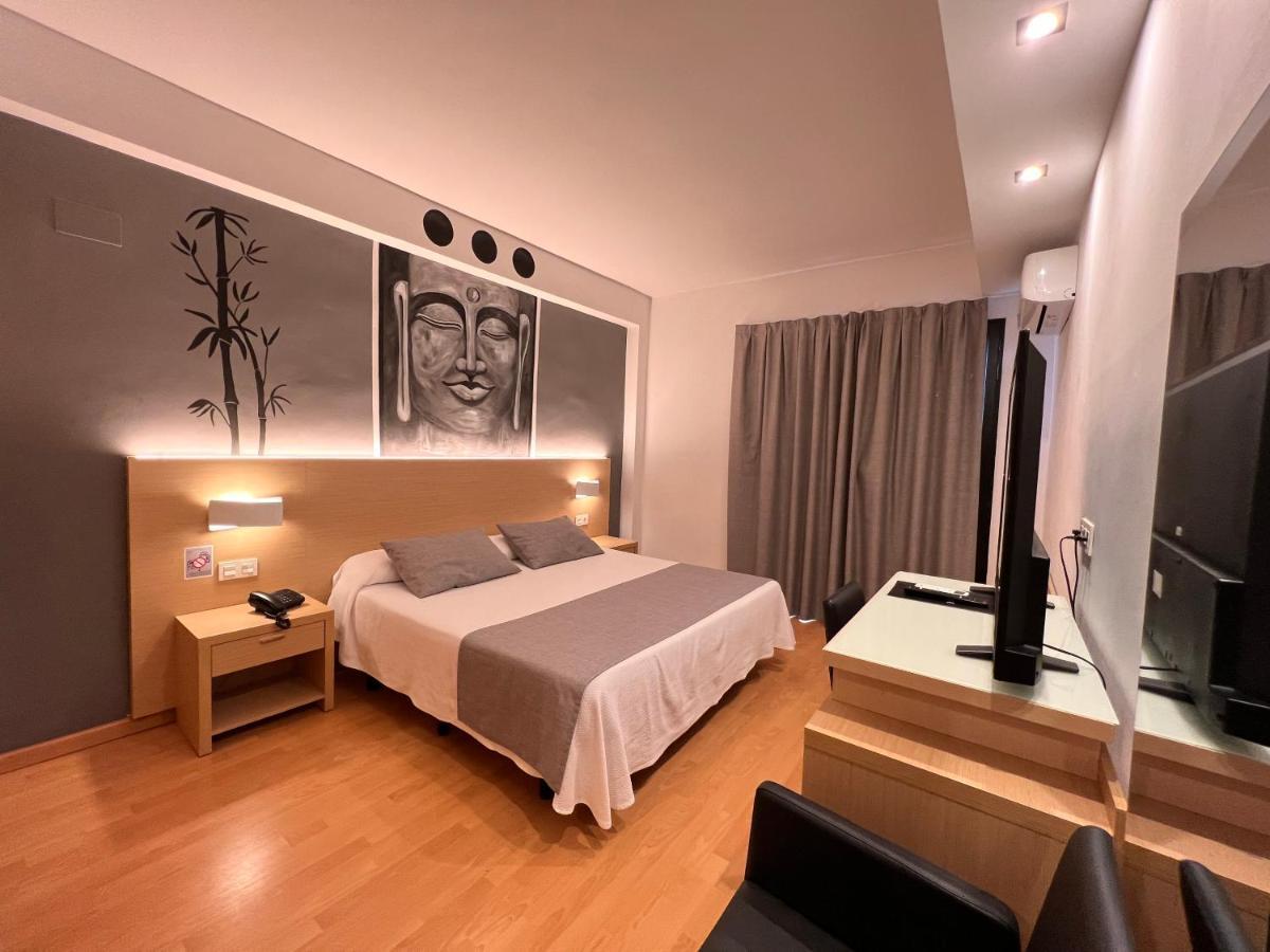 בנידורם Hotel Golden מראה חיצוני תמונה