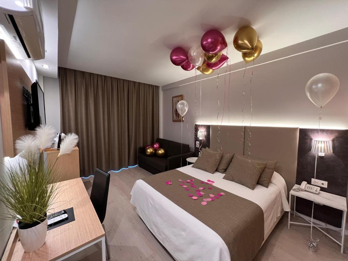 בנידורם Hotel Golden מראה חיצוני תמונה