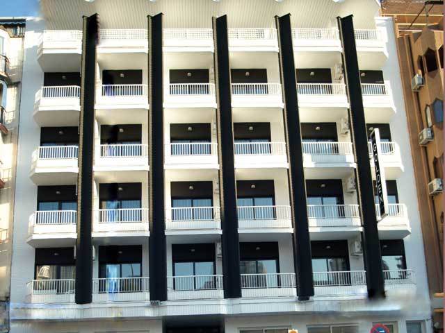 בנידורם Hotel Golden מראה חיצוני תמונה